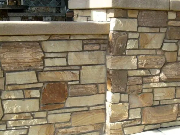 Brentwood Natural Stone Veneer Pillar