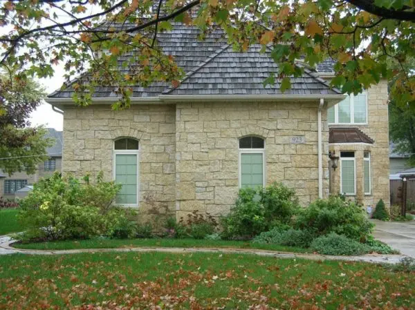 Castle Ridge Natural Thin Stone Veneer Residential Exterior