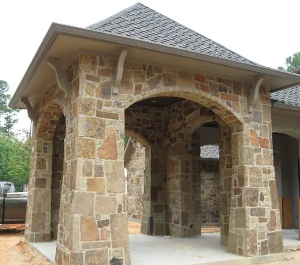 Colonial Natural Stone Veneer Outdoor Living