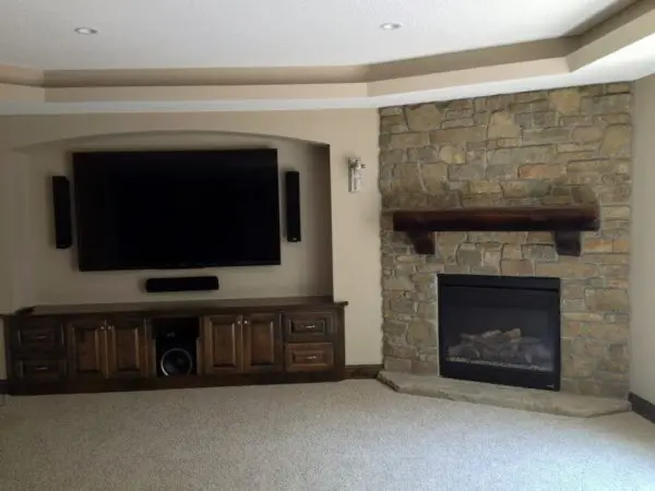 Rainier Natural Stone Veneer Family Room