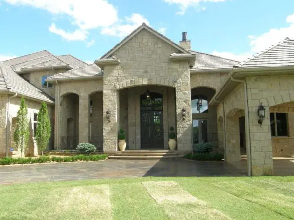 Victoria Natural Stone Veneer Home Exterior