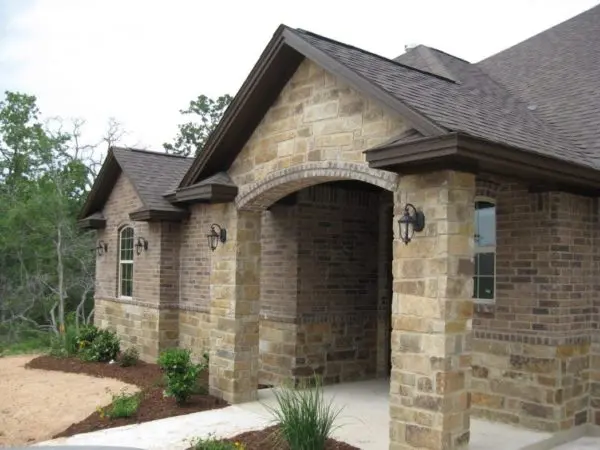 Buckskin Thin Stone Veneer Exterior