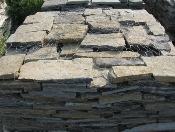 Montana Natural Thin Stone Veneer Flats Standard Pallet