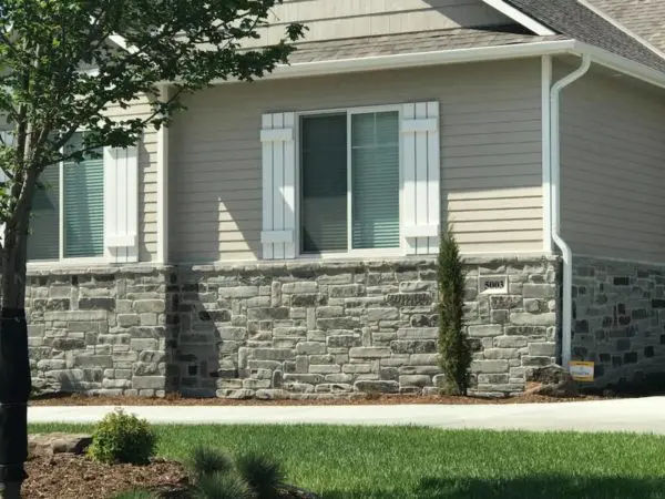 Columbia Natural Stone Veneer Wainscotting