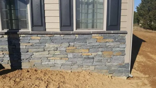 Nicolet Real Stone Veneer Wainscot