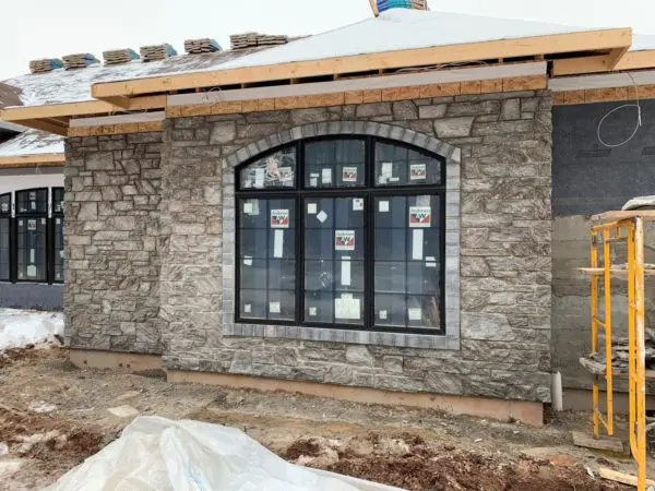 Sawed height thin stone veneer exterior masonry