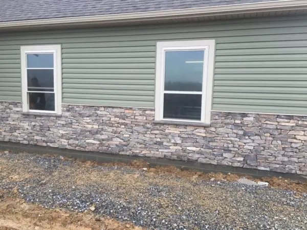 Exterior thin ledgestone masonry application