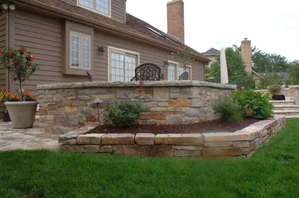 Backyard Landscape Wall with Avondale Real Stone Veneer