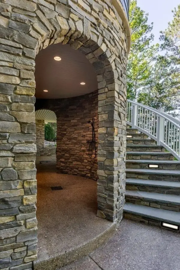 Close-Up Masonry of Glendale Real Stone Veneer Turret