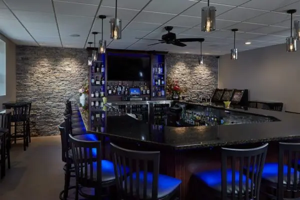 Commercial restaurant with custom ledgestone Moonlight real stone veneer