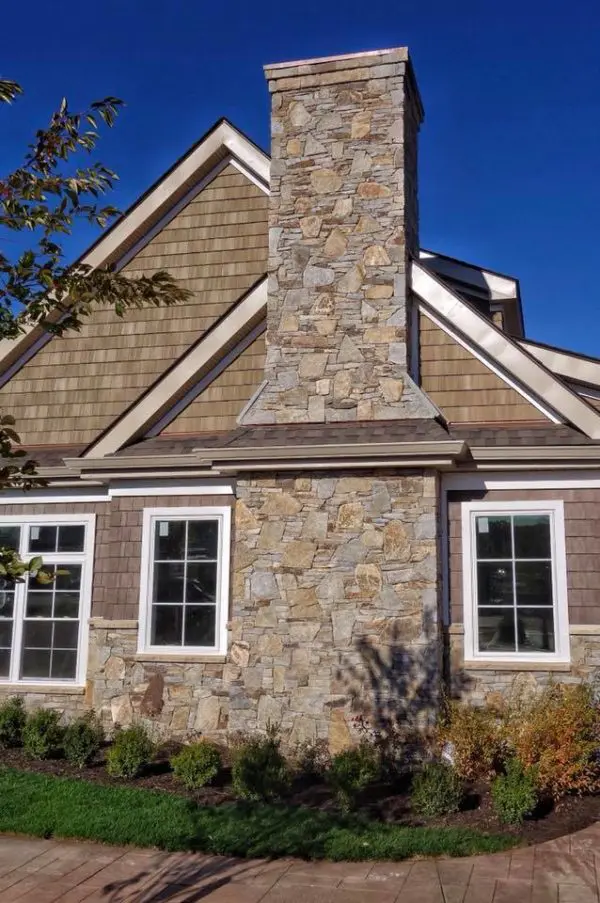 Portland Custom Ledgestone and Mosaic Blend Exterior