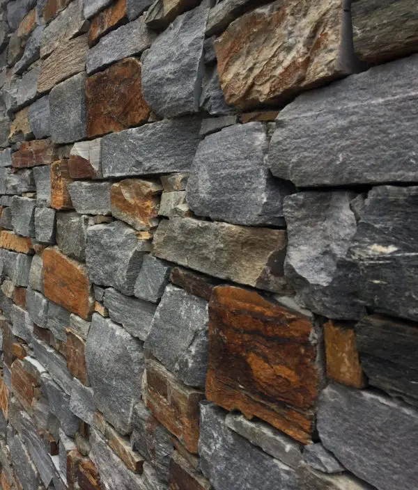 Close-up drystack masonry with Ridgefield natural stone veneer