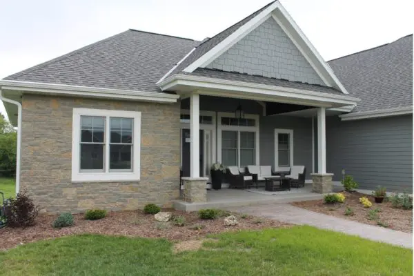 Ranch home exterior with Vineyard and Baltic Hills natural stone veneer