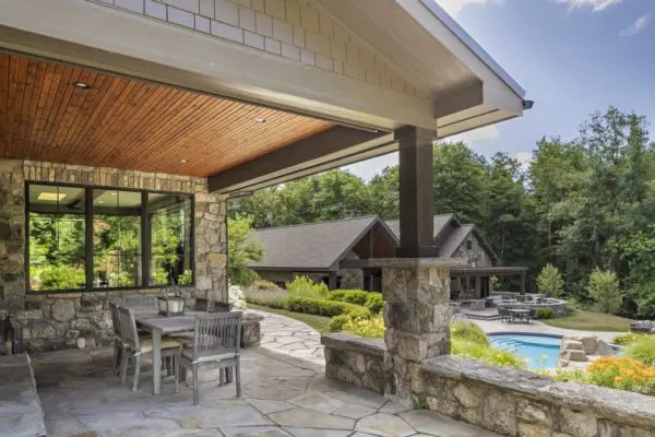 Outdoor living area with Pinedale real stone veneer