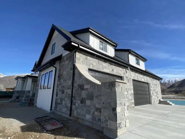 Home exterior with Malheur natural thin stone veneer