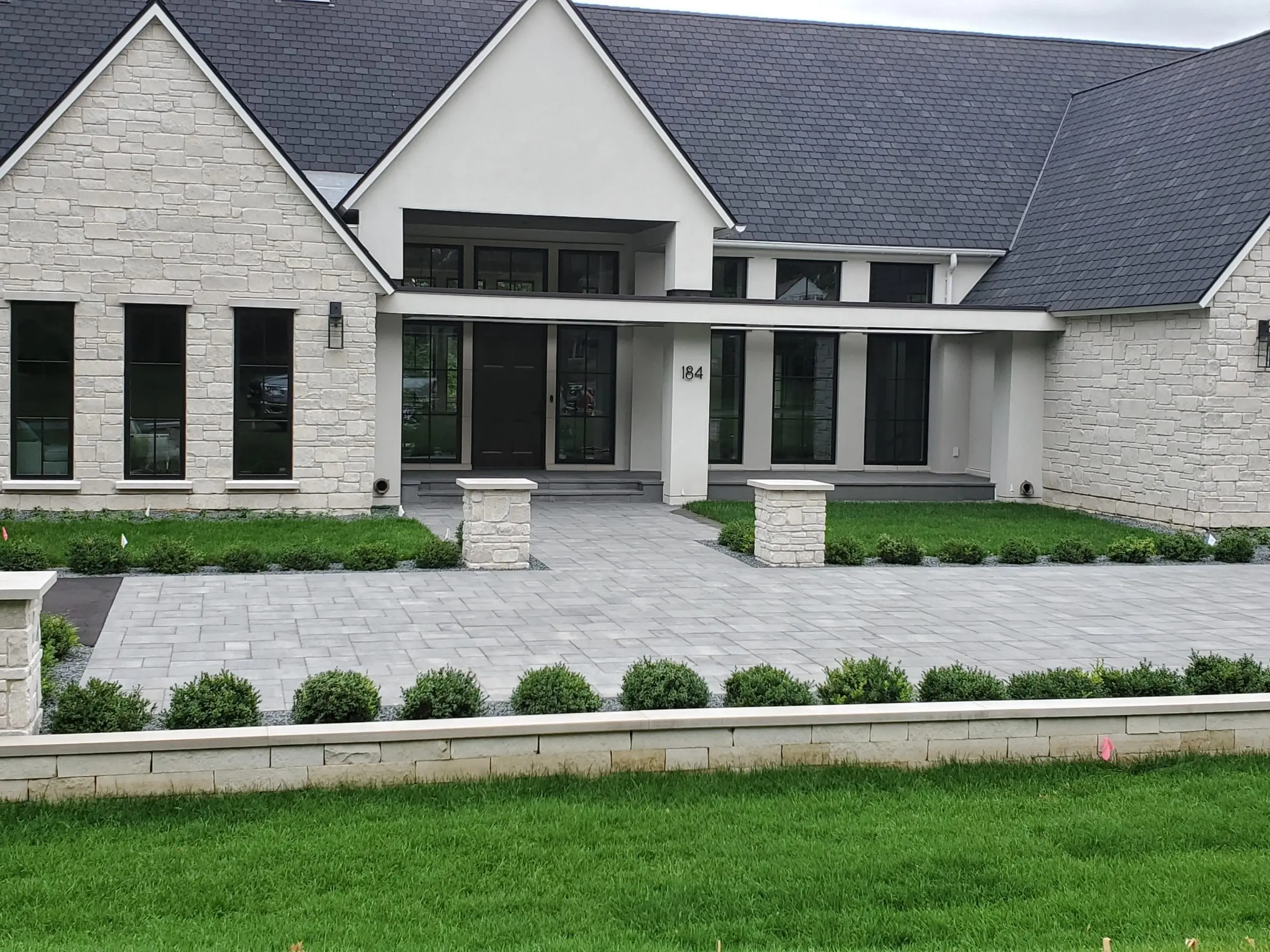 Montreux Dimensional Style Real Thin Stone Veneer Exterior