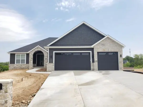 Lexington Natural Thin Stone Veneer Ranch Home