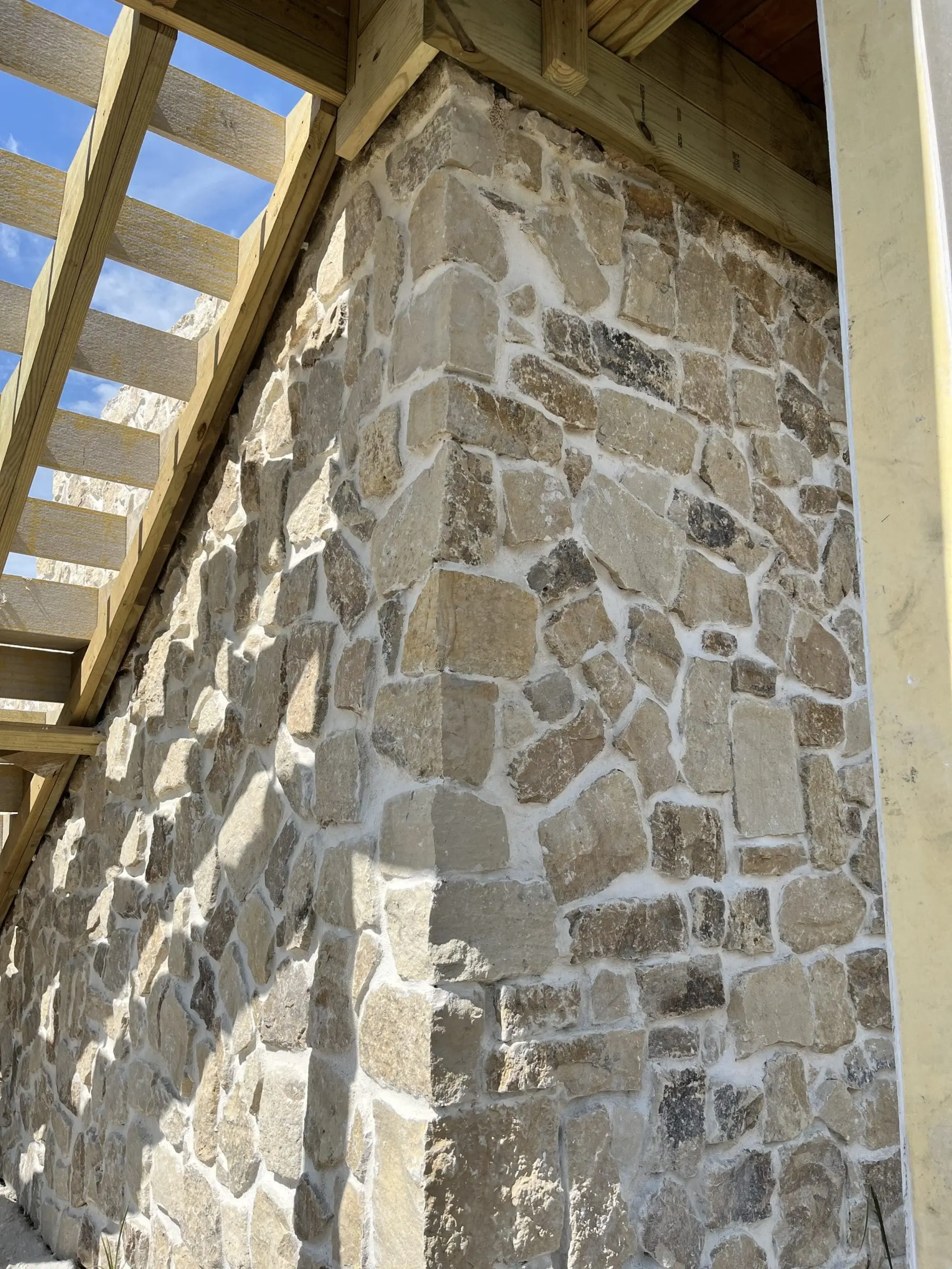Custom Mosaic Style Install Mojave Natural Thin Stone Veneer Exterior