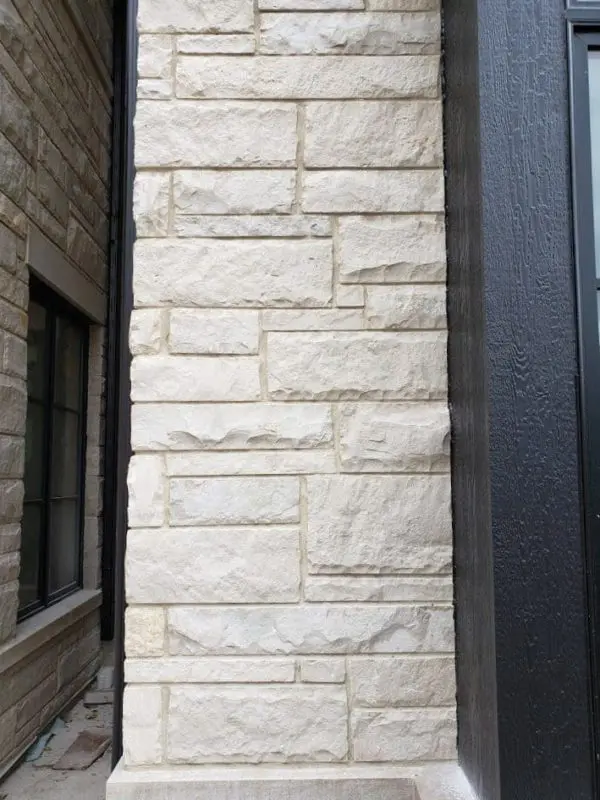 Custom Rockface Winona Real Thin Stone Veneer Exterior