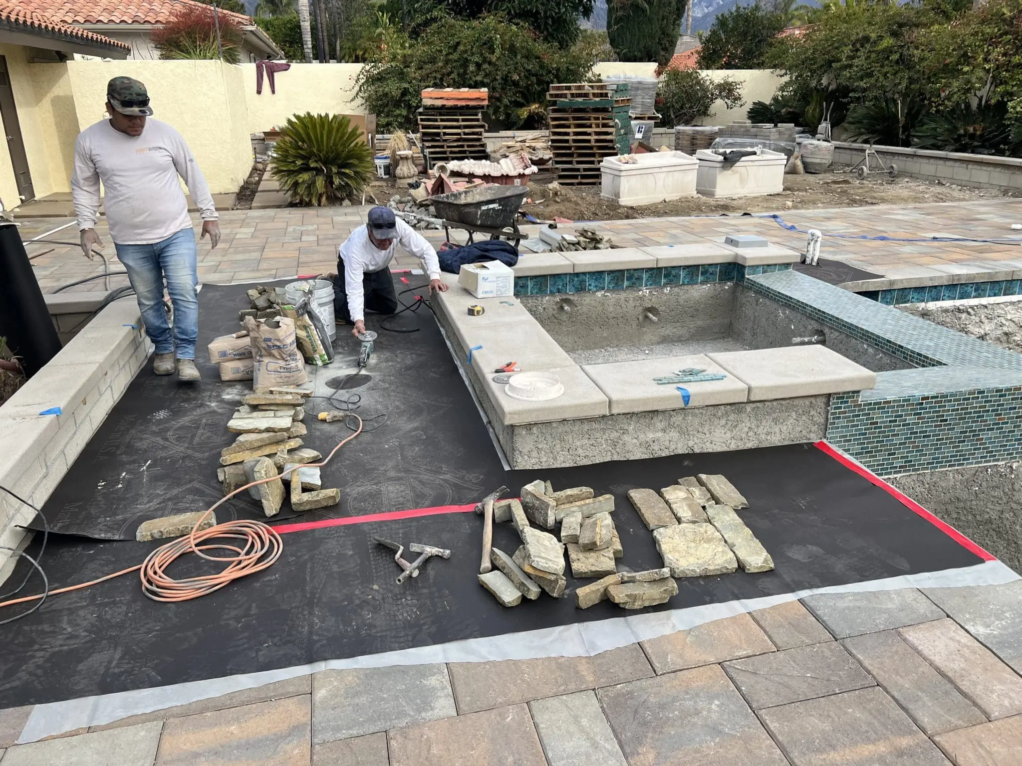 Installing Cabernet Real Stone Veneer to Pool and Spa