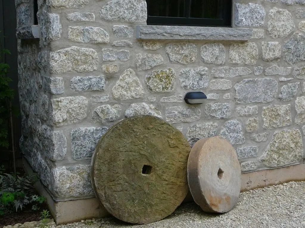 Nottingham Real Stone Veneer Exterior Close Up