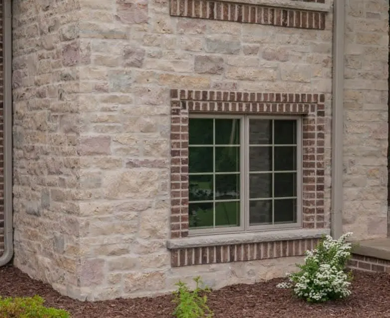 Bellevue Buff Natural Stone Veneer Close-Up