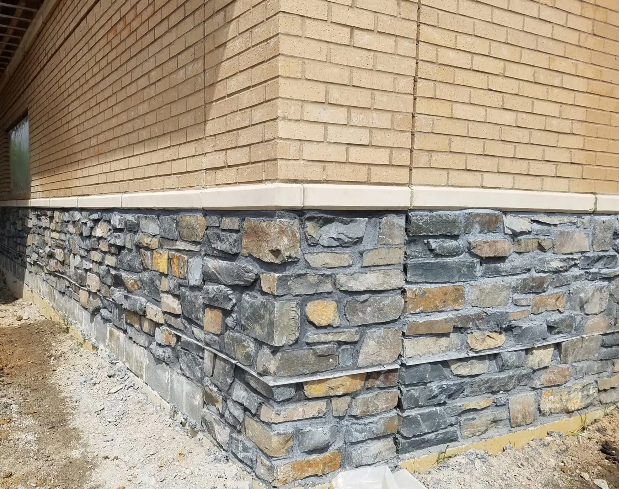 Brunswick Natural Ledgestone Thin Veneer Wainscoting