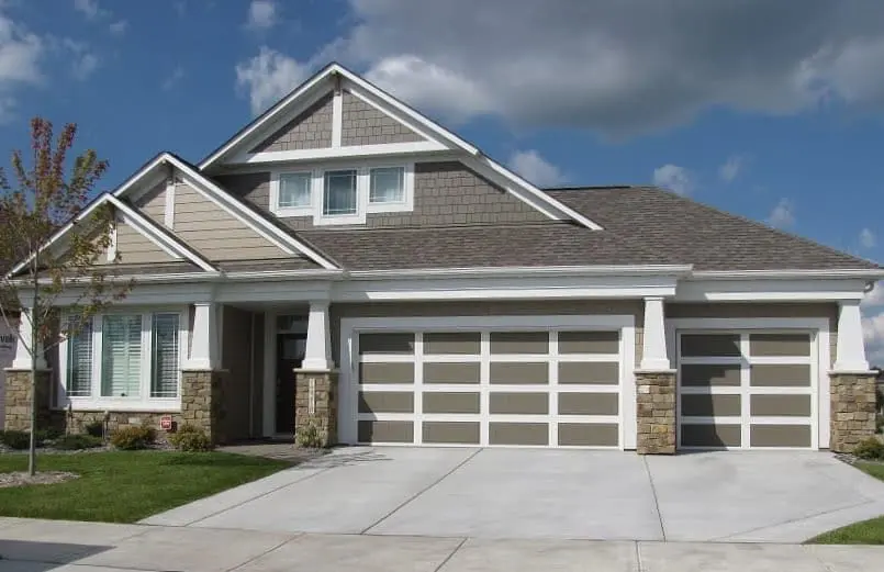 Buckskin Natural Thin Stone Veneer Home