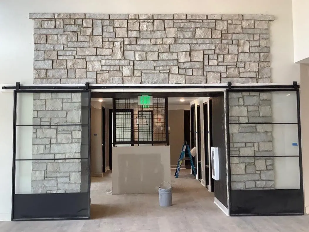 Catskill Ashlar Style Natural Stone Veneer Commercial Interior
