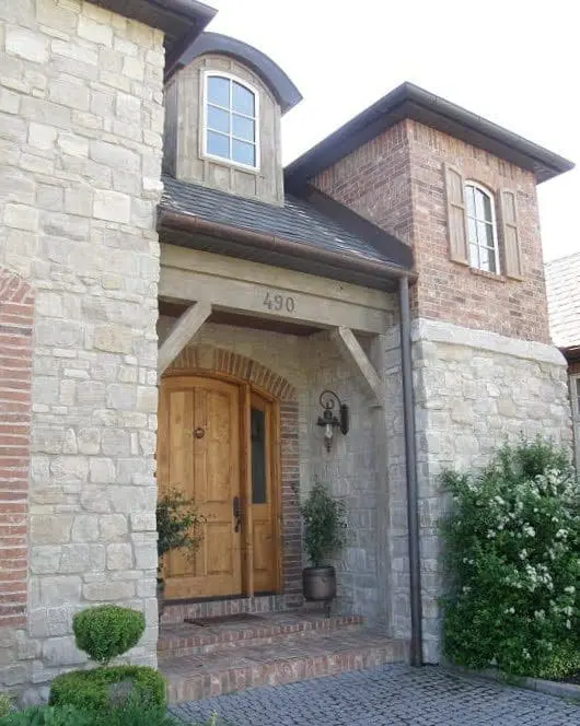 Chalet Dimensional Natural Stone Veneer Exterior