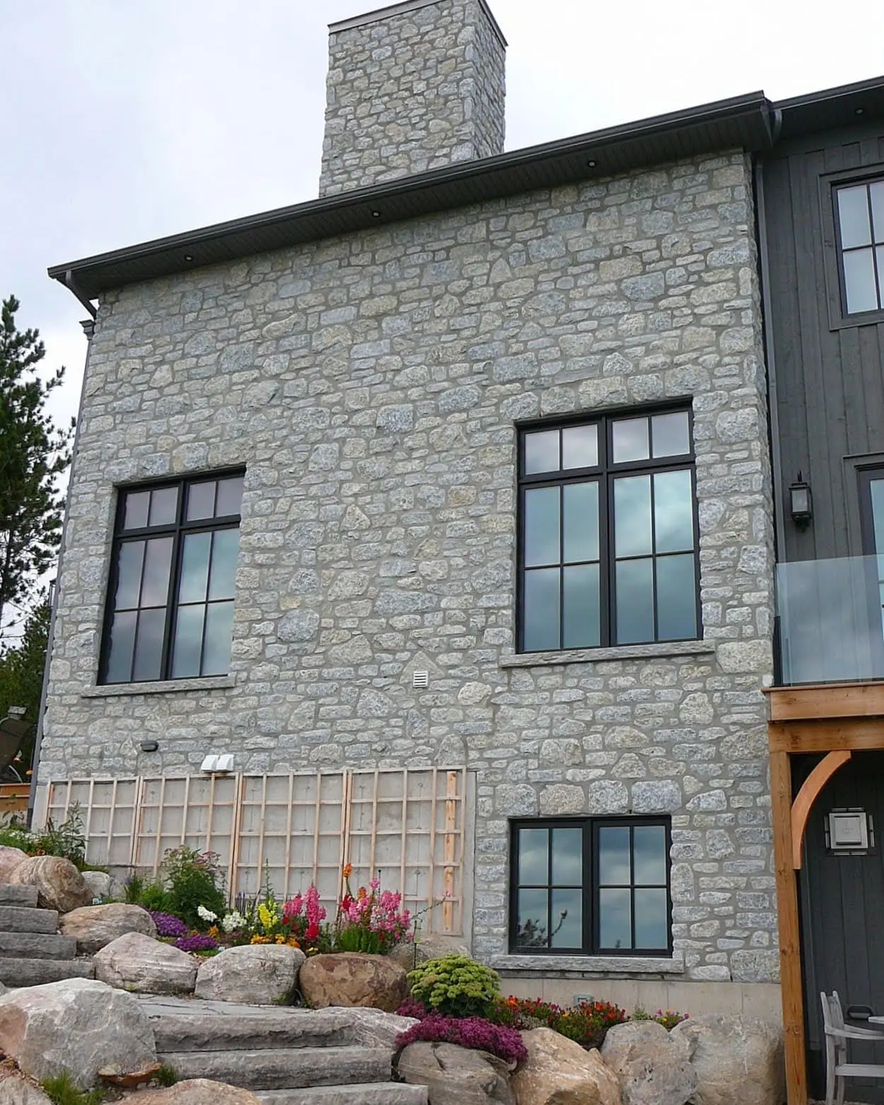 Nottingham Natural Thin Stone Veneer Home Exterior