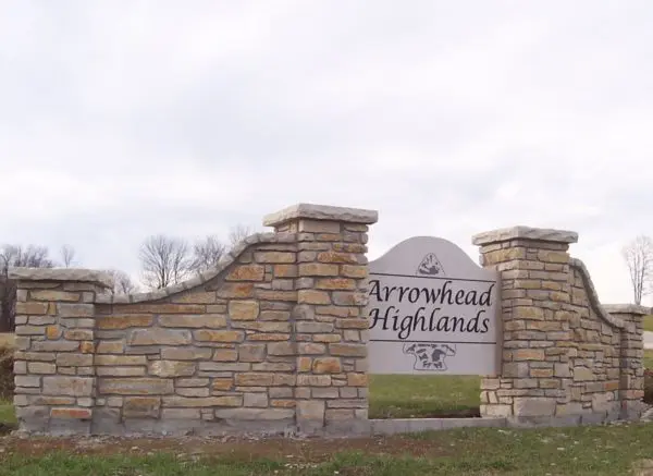 Windsor Real Stone Veneer Welcome Monument