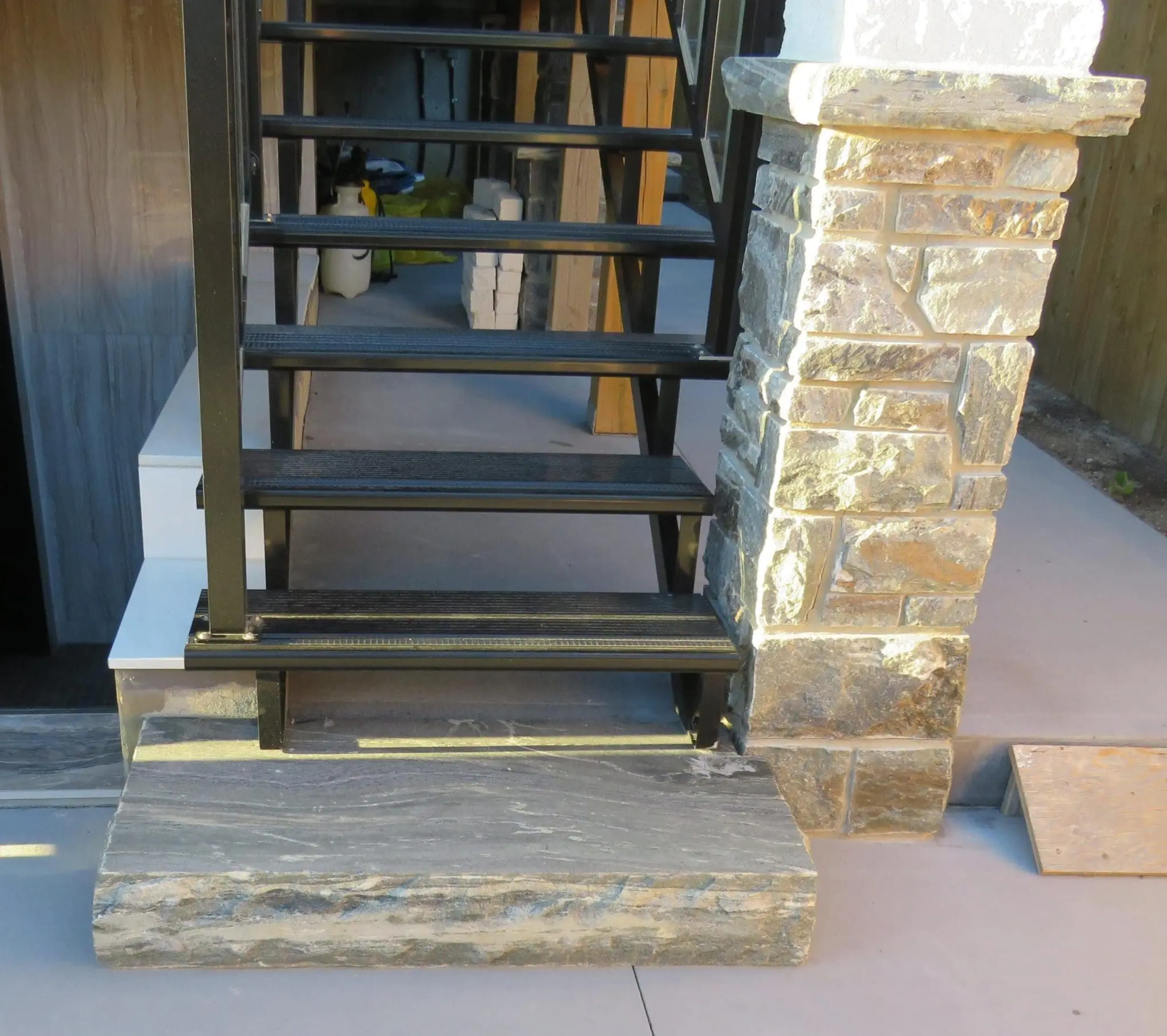 Pembroke Real Thin Stone Veneer Stairs Pillar