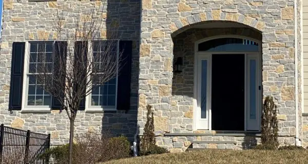 Castle Ridge Custom Blend Natural Thin Stone Veneer Exterior