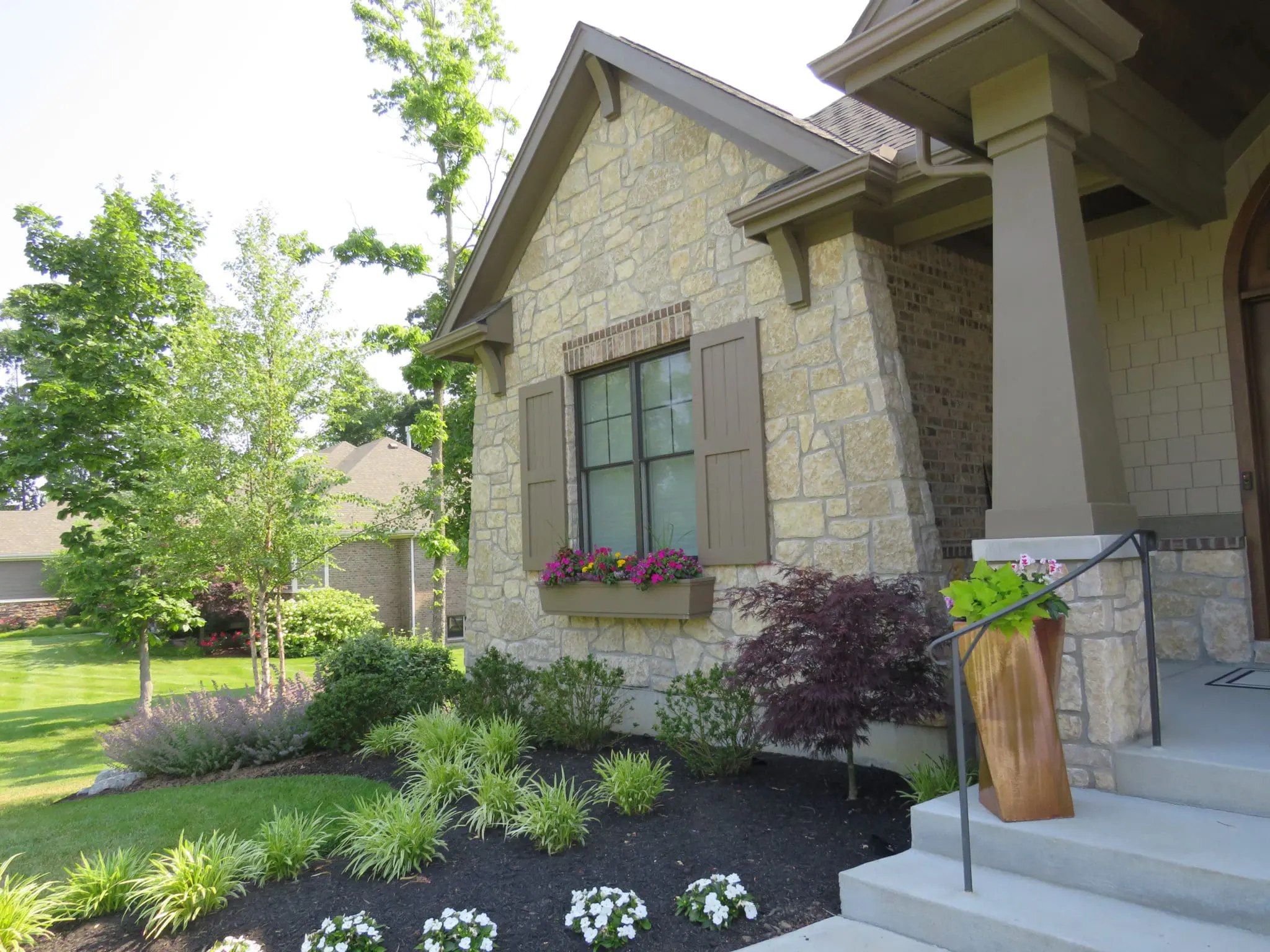 Chateau Natural Thin Stone Veneer Exterior Siding