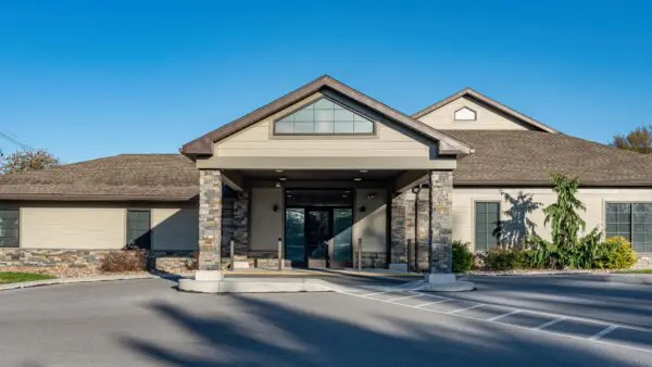 Calico Natural Stone Veneer Drystack Front Entrance