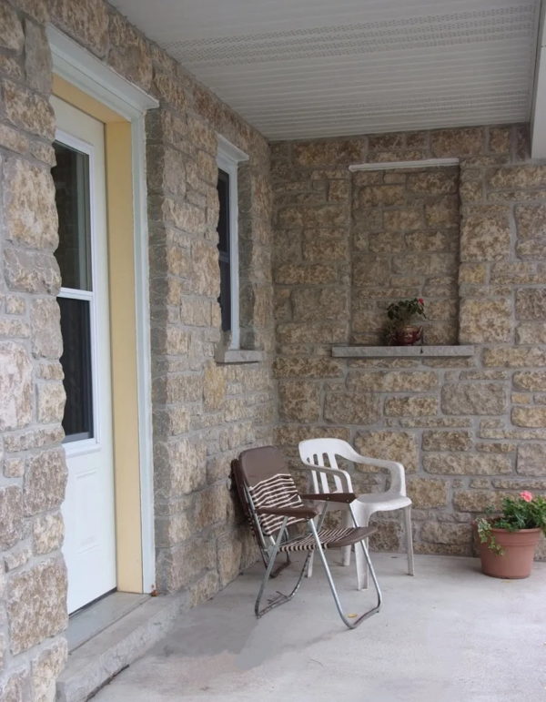 Salerno Natural Thin Stone Veneer Covered Patio