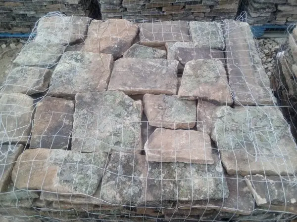 Spreewald Natural Moss Rock Thin Stone Veneer Pallet