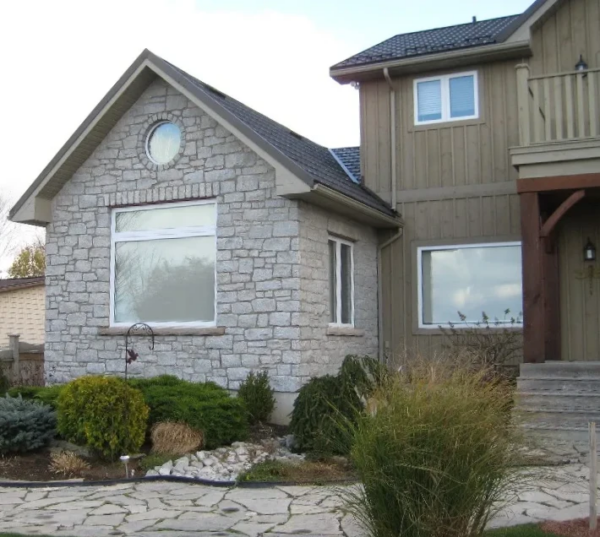 Duluth Natural Thin Stone Veneer Exterior Accent Wall