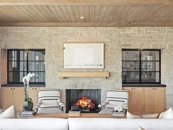 Zurich Natural Stone Veneer Interior with White Mortar