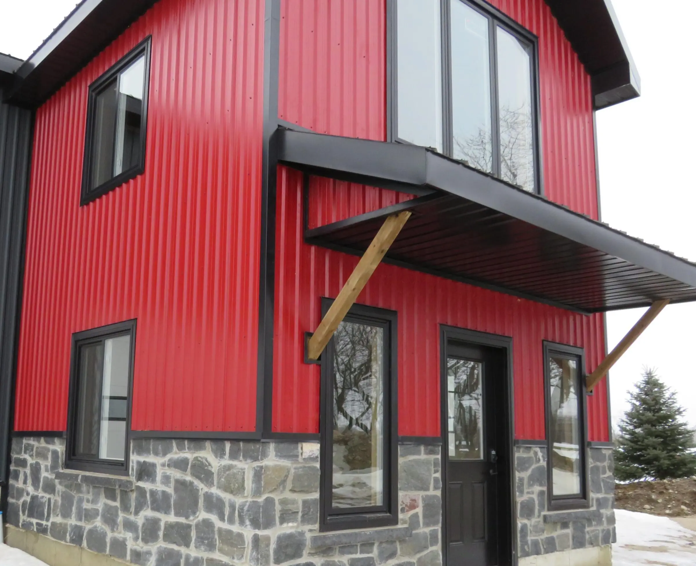 Dublin Custom Rough Cut Castle Rock Real Stone Veneer Exterior Water Table