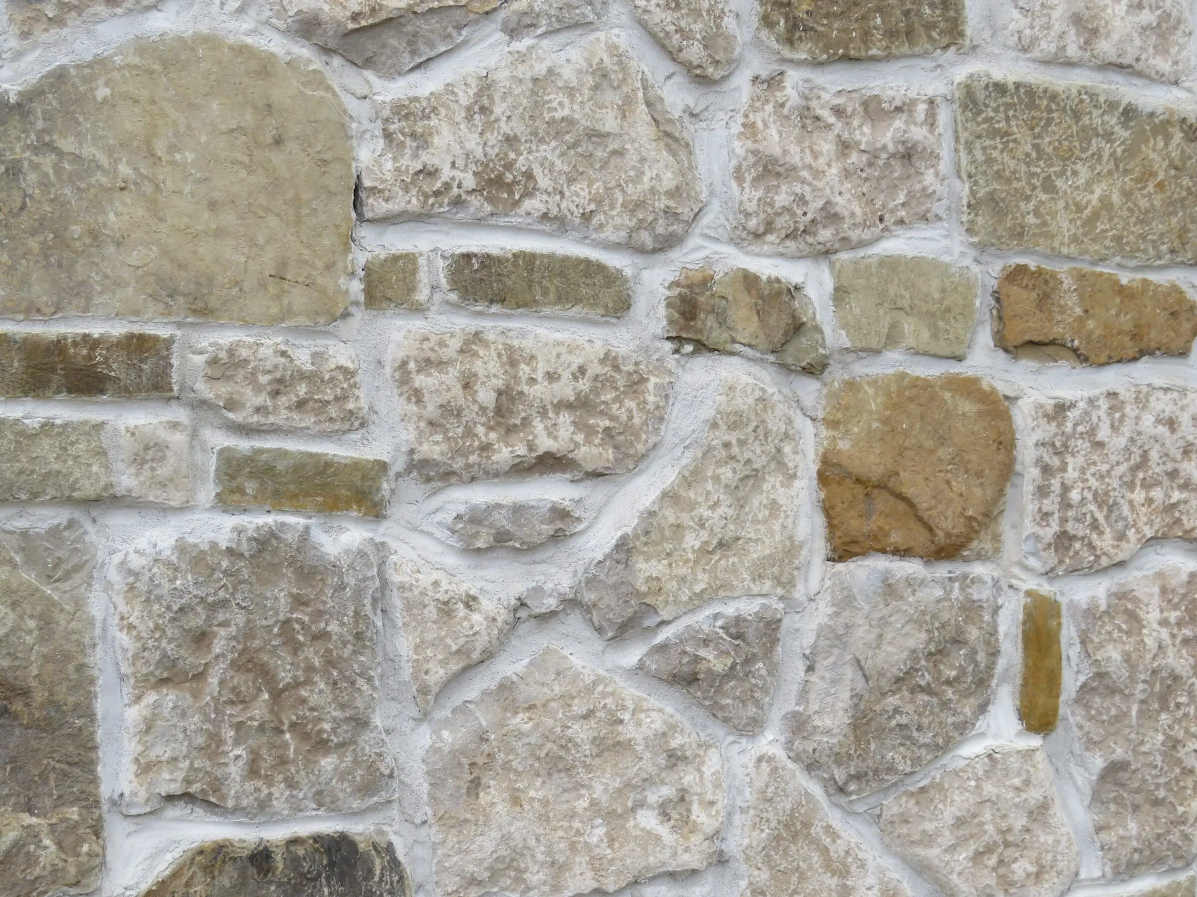 Colonial and Chateau with Large Pieces Real Stone Veneer Close Up