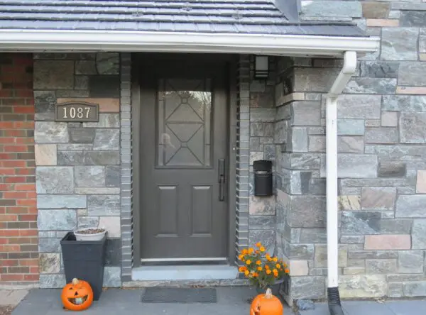 Custom Astoria Natural Stone Veneer with Sawn Heights and Custom Color (Less Pink)