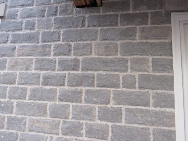 Larchmont Natural Stone Veneer Custom Dimensional All 7 Inch Close Up