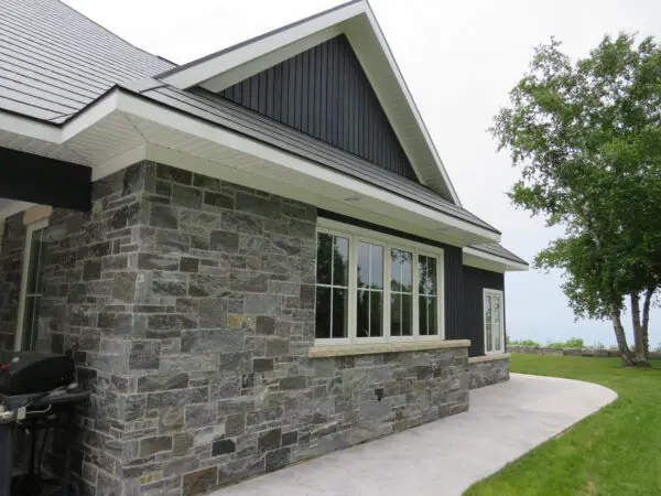 Pembroke Natural Thin Stone Veneer with Sawed Ends Exterior and Wainscoting