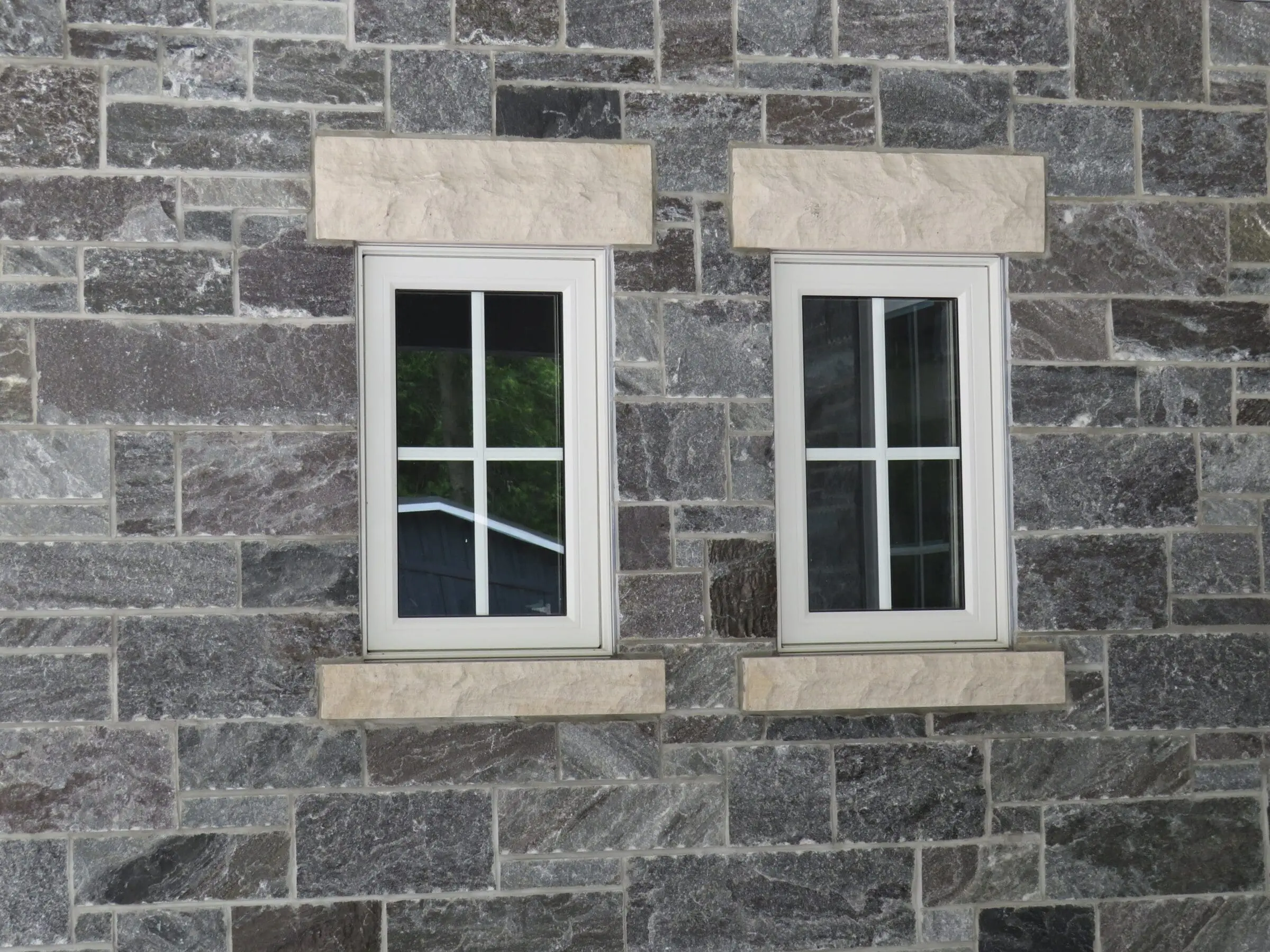 Pembroke Natural Thin Stone Veneer with Sawed Ends Windows Close Up