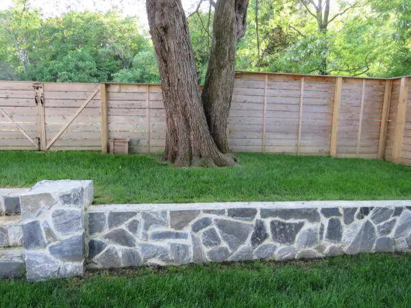 Custom Blend Concord and Custom Mosaic Dublin Real Stone Veneer Landscape Wall Close Up