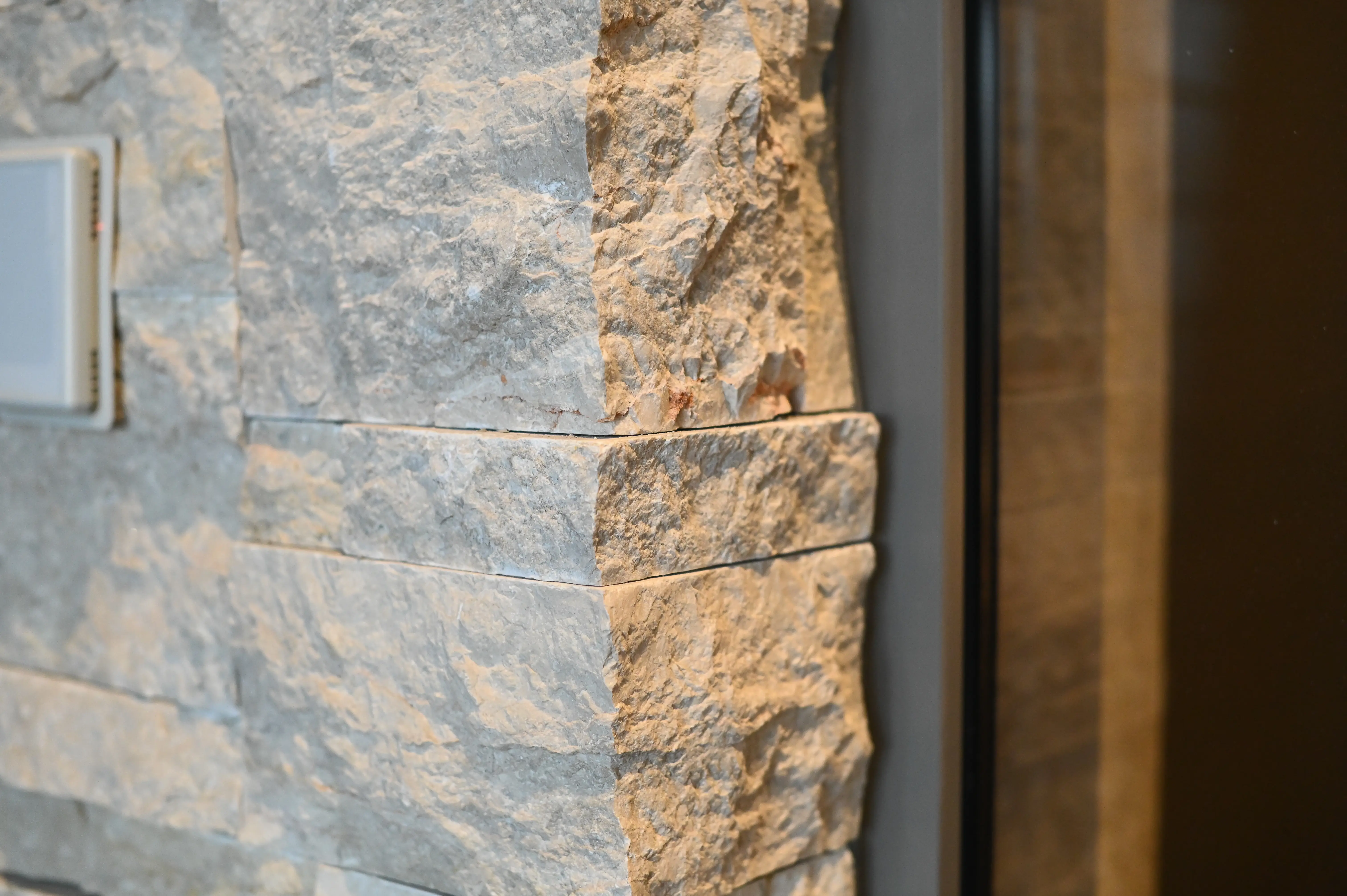 Nob Hill Real Thin Stone Veneer Corners