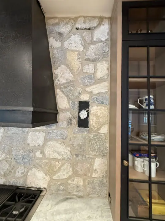 Custom Nottingham Natural Stone Veneer Kitchen Backsplash