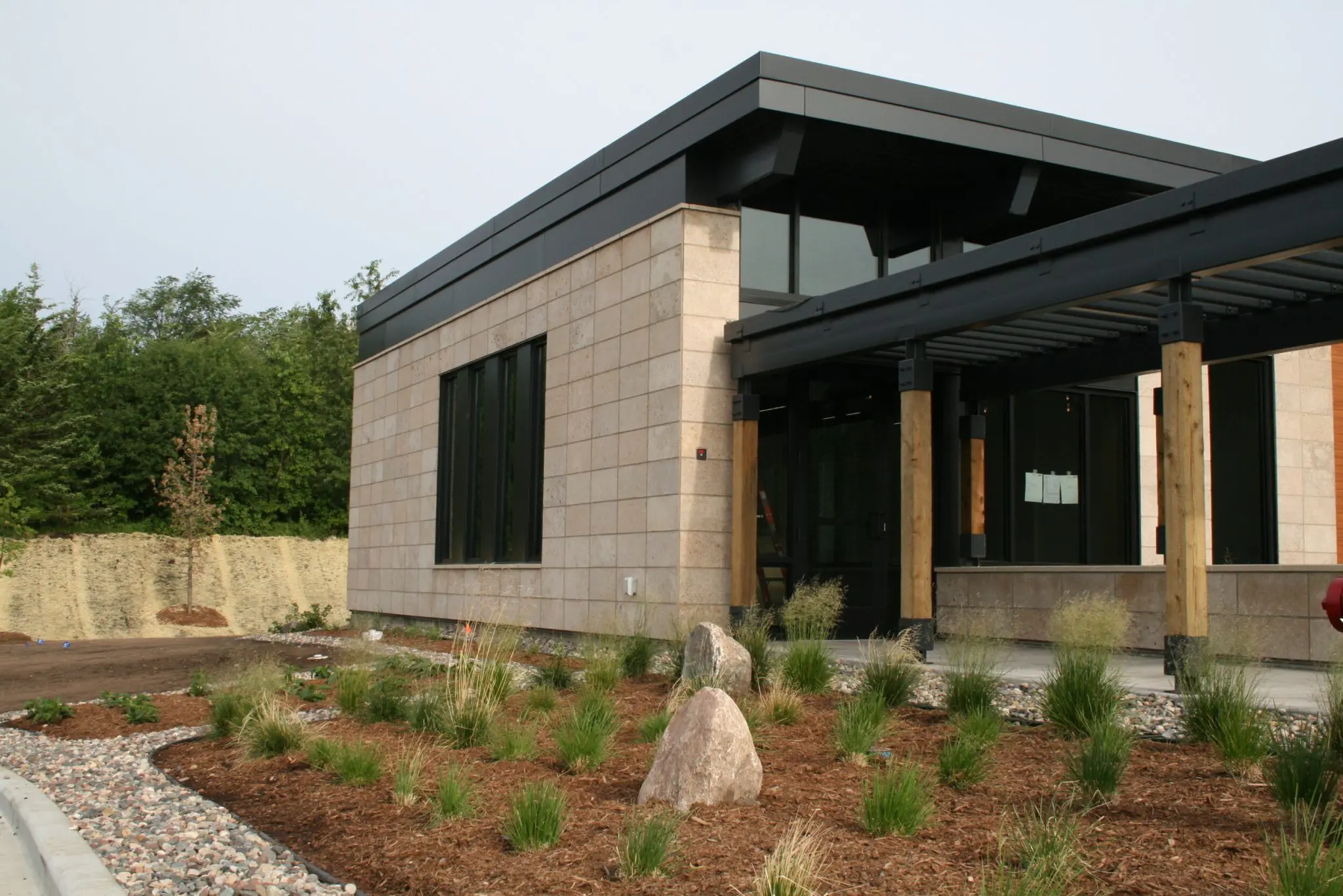 Manchester Natural Thin Stone Veneer Exterior Commercial